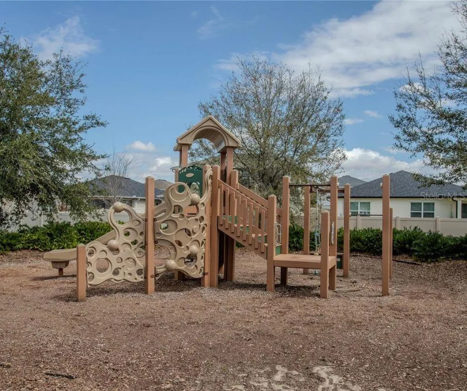 1425 ENGELBERG STREET Winter Haven, FL 33881
