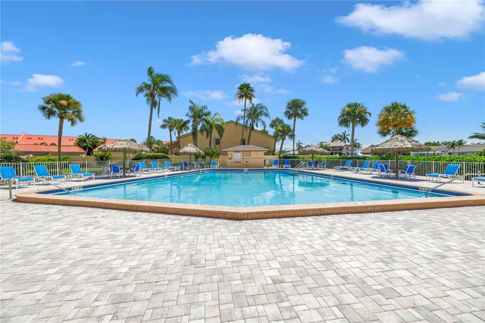 4900 BRITTANY DRIVE S #205 St Petersburg, FL 33715