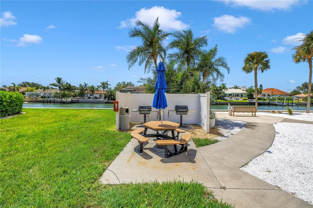 4900 BRITTANY DRIVE S #205 St Petersburg, FL 33715