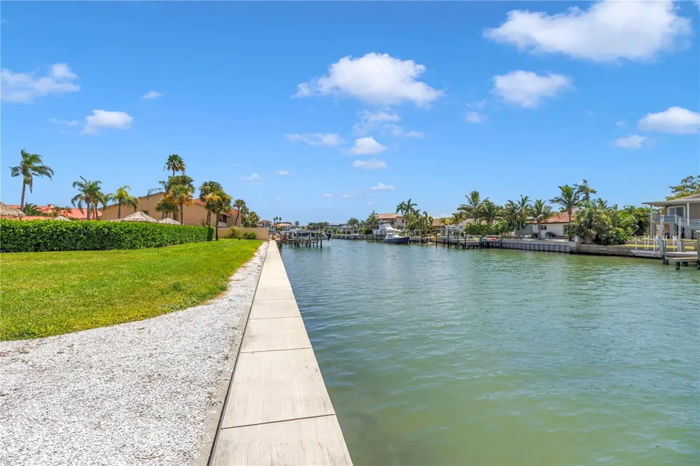 4900 BRITTANY DRIVE S #205 St Petersburg, FL 33715