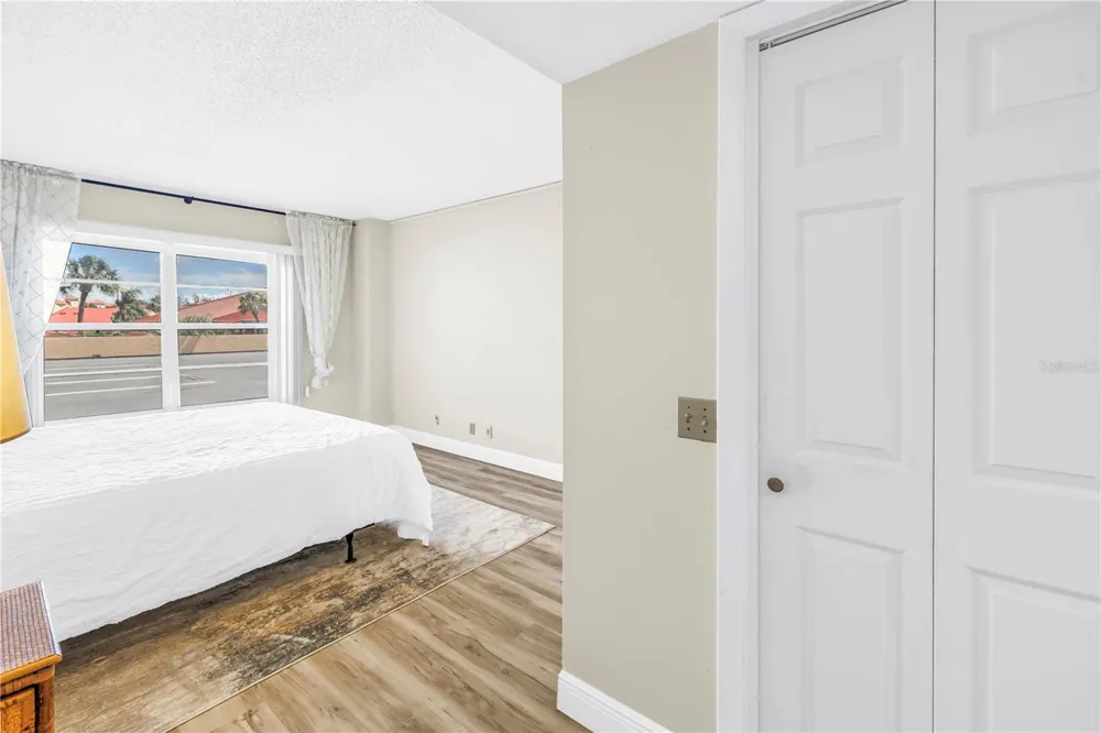4900 BRITTANY DRIVE S #205 St Petersburg, FL 33715