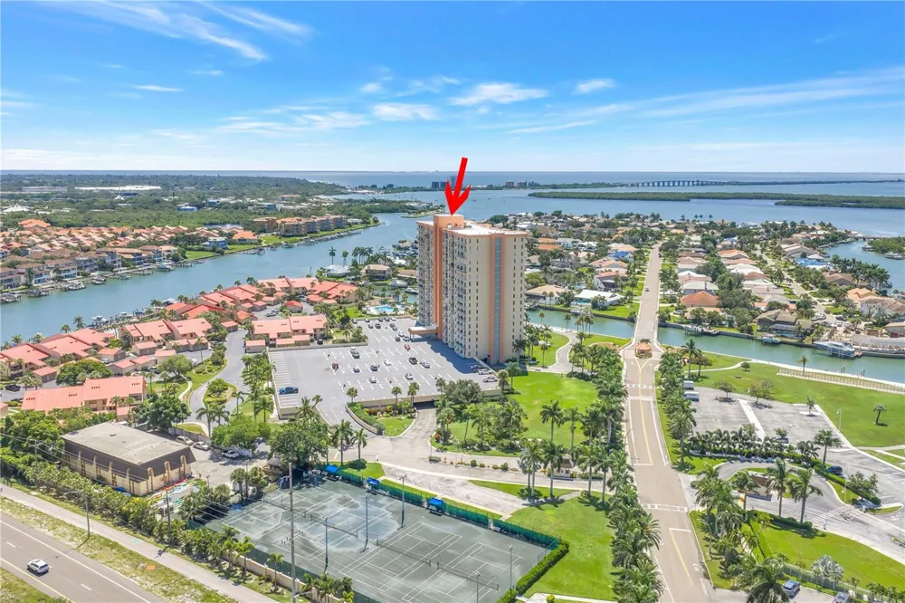 4900 BRITTANY DRIVE S #205 St Petersburg, FL 33715