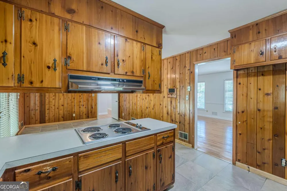 3483 Scenic DR East Point, GA 30344