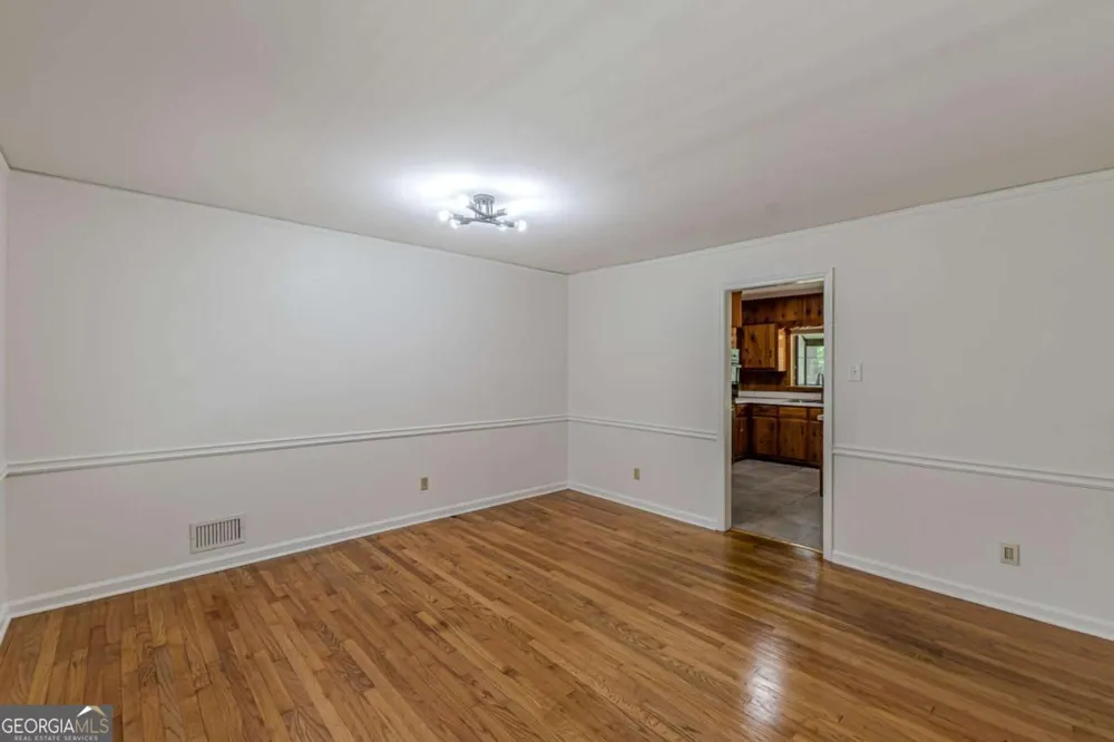 3483 Scenic DR East Point, GA 30344