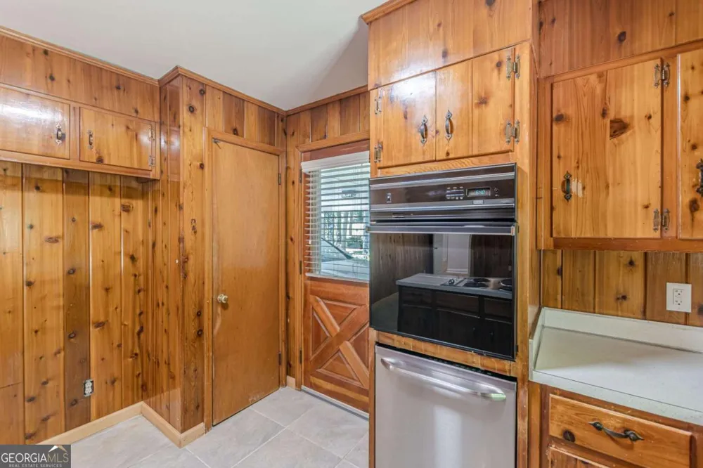3483 Scenic DR East Point, GA 30344