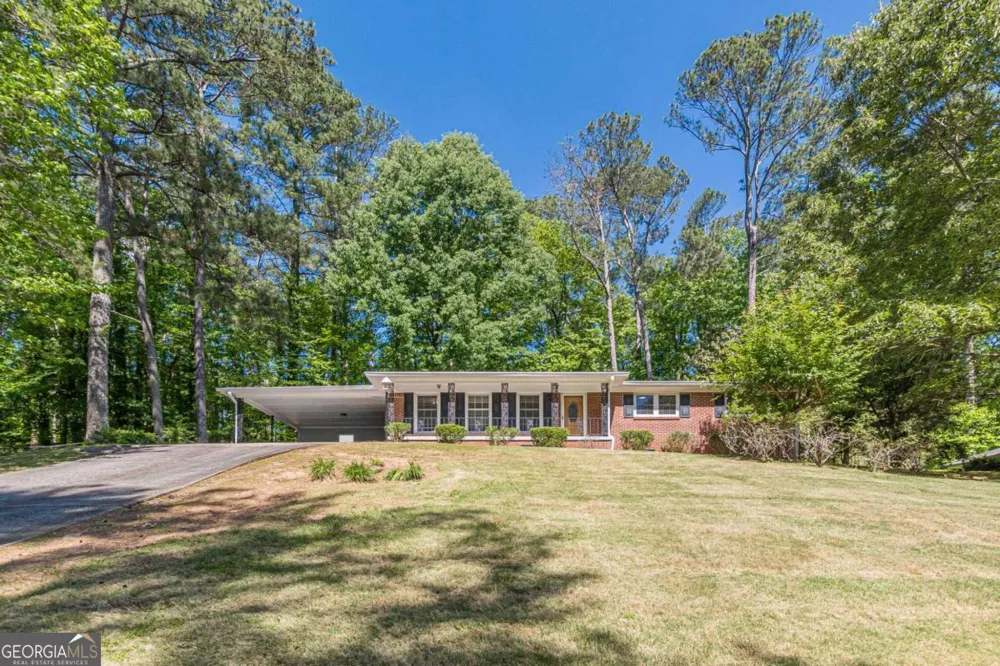 3483 Scenic DR East Point, GA 30344