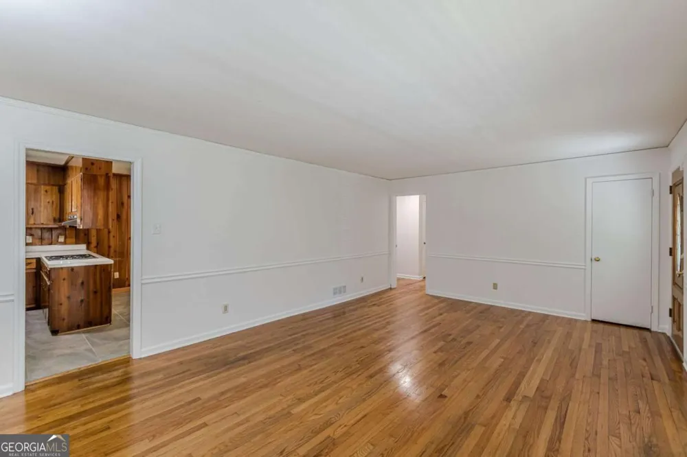 3483 Scenic DR East Point, GA 30344