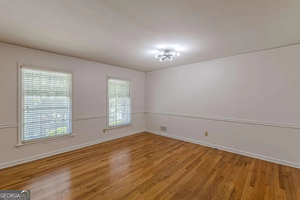 3483 Scenic DR East Point, GA 30344