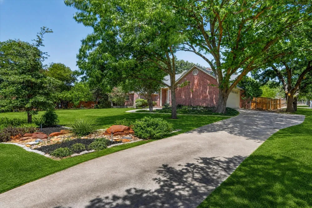 225 Shady Hill Lane Double Oak, TX 75077
