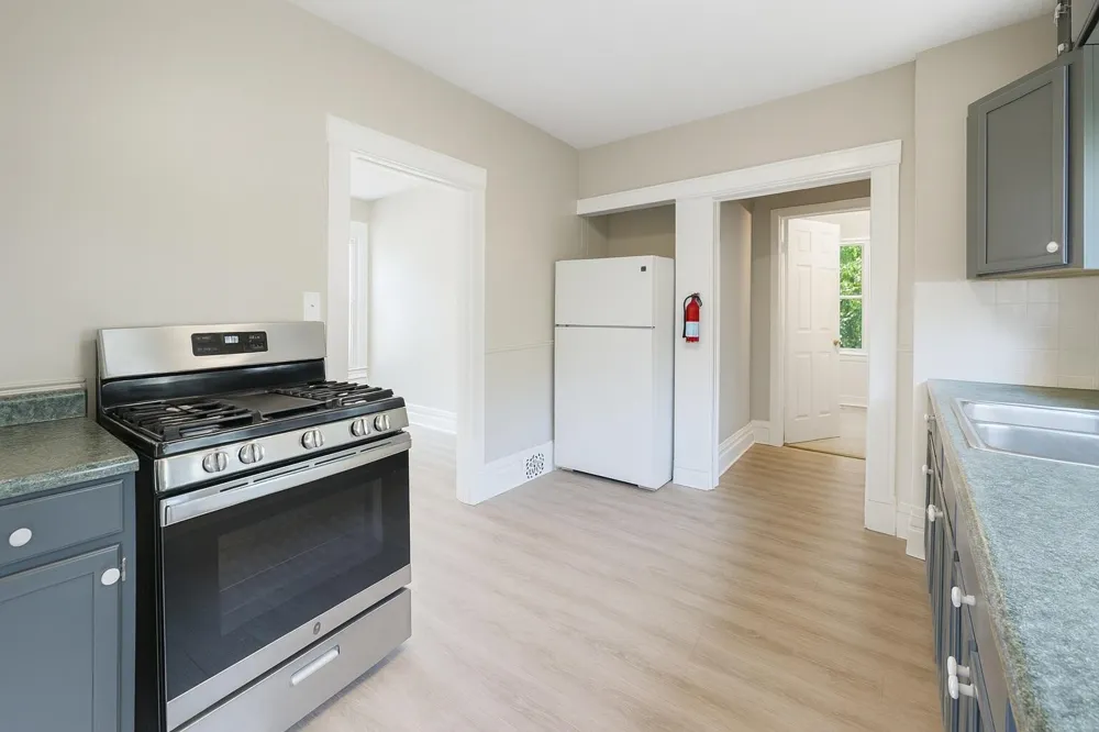 1517 James Street Kalamazoo, MI 49001