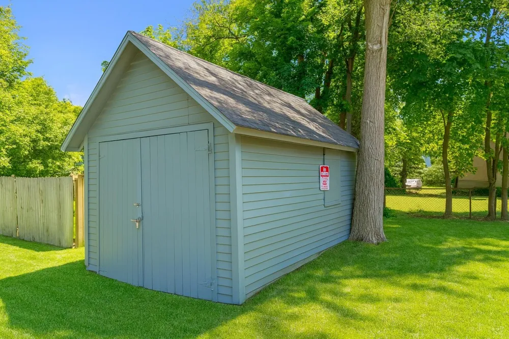 1517 James Street Kalamazoo, MI 49001