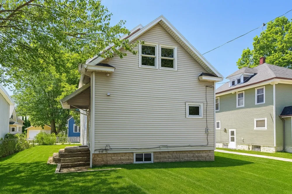 1517 James Street Kalamazoo, MI 49001