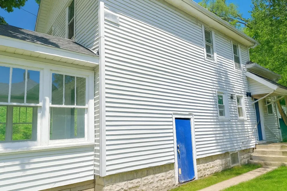 1517 James Street Kalamazoo, MI 49001