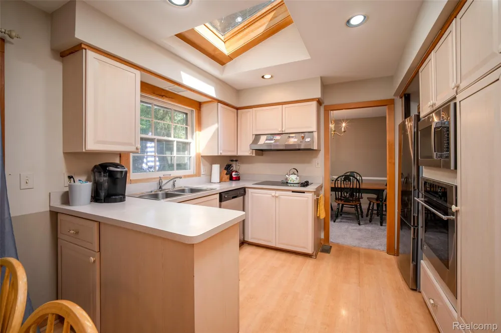 6826 Spruce Drive Bloomfield Hills City, MI 48301