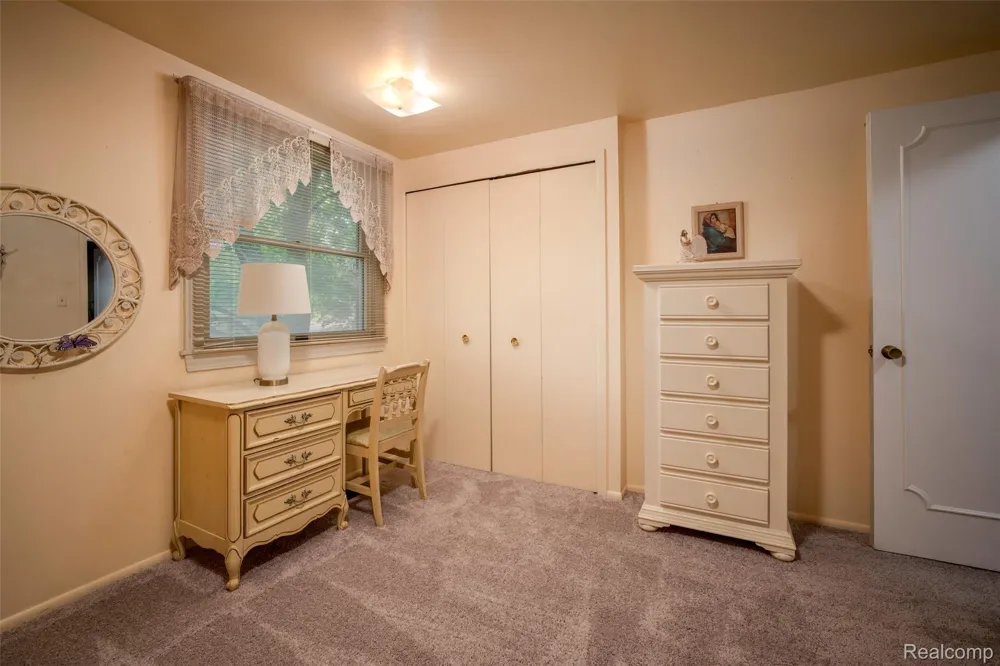 6826 Spruce Drive Bloomfield Hills City, MI 48301