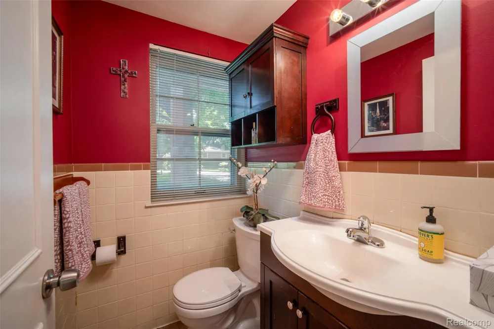 6826 Spruce Drive Bloomfield Hills City, MI 48301