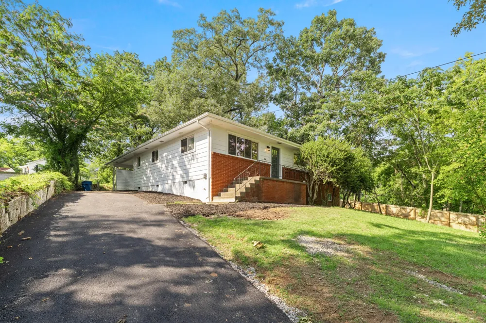 208 Flora Circle Chattanooga, TN 37415