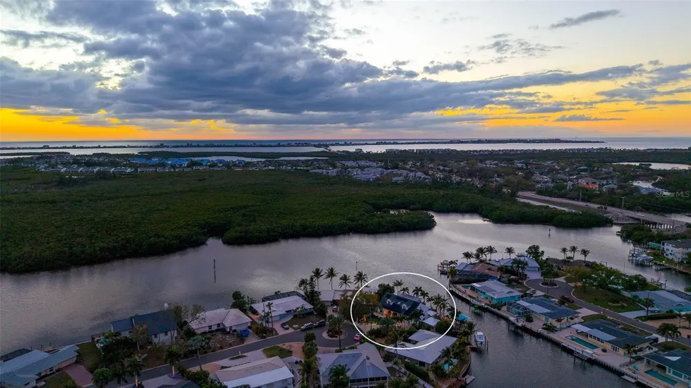 10432 SPOONBILL ROAD W Bradenton, FL 34209