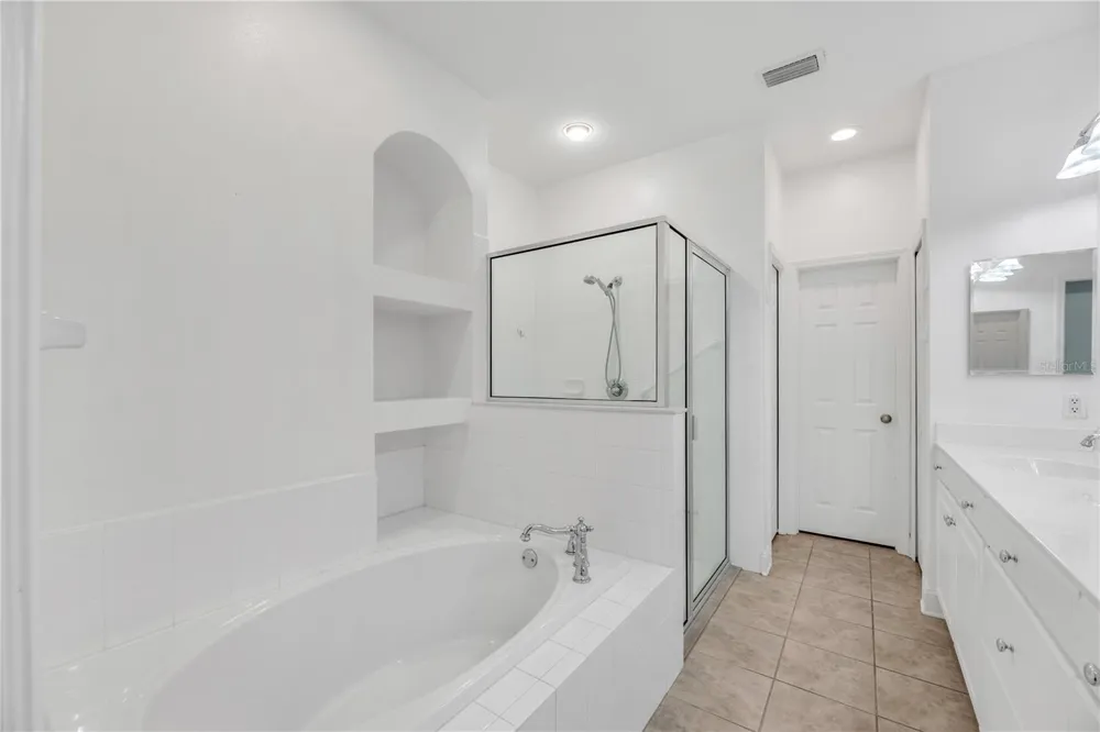 5320 GOLDEN ISLES DRIVE Apollo Beach, FL 33572
