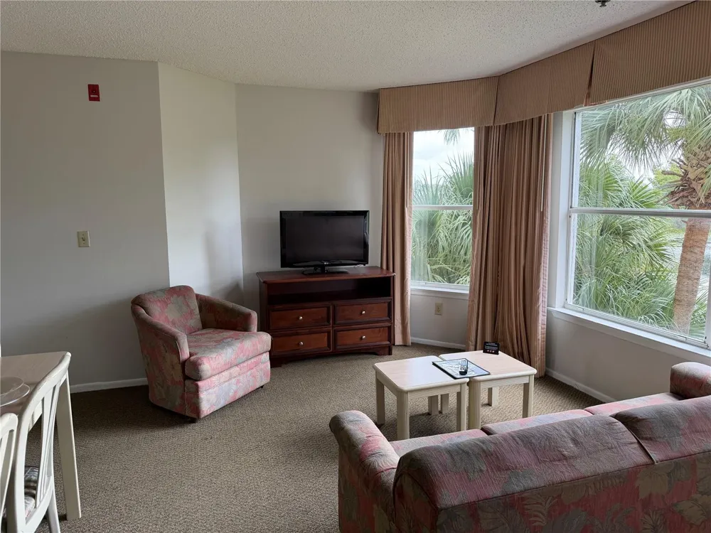 6324 PARC CORNICHE DRIVE #1202 Orlando, FL 32821