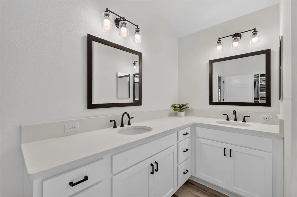 1986 OPPENHEIMER COURT The Villages, FL 34762