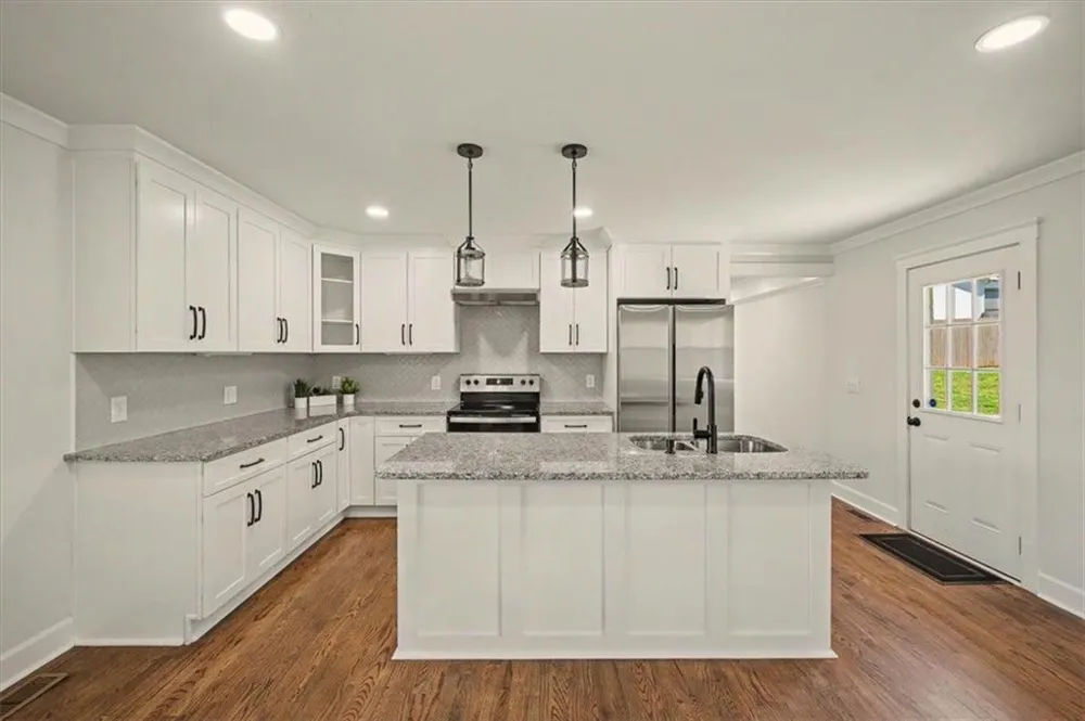 17 Crestwood Road Cartersville, GA 30121