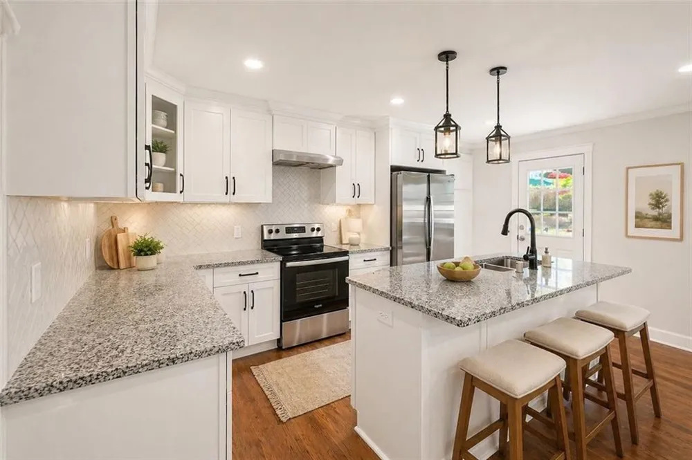 17 Crestwood Road Cartersville, GA 30121