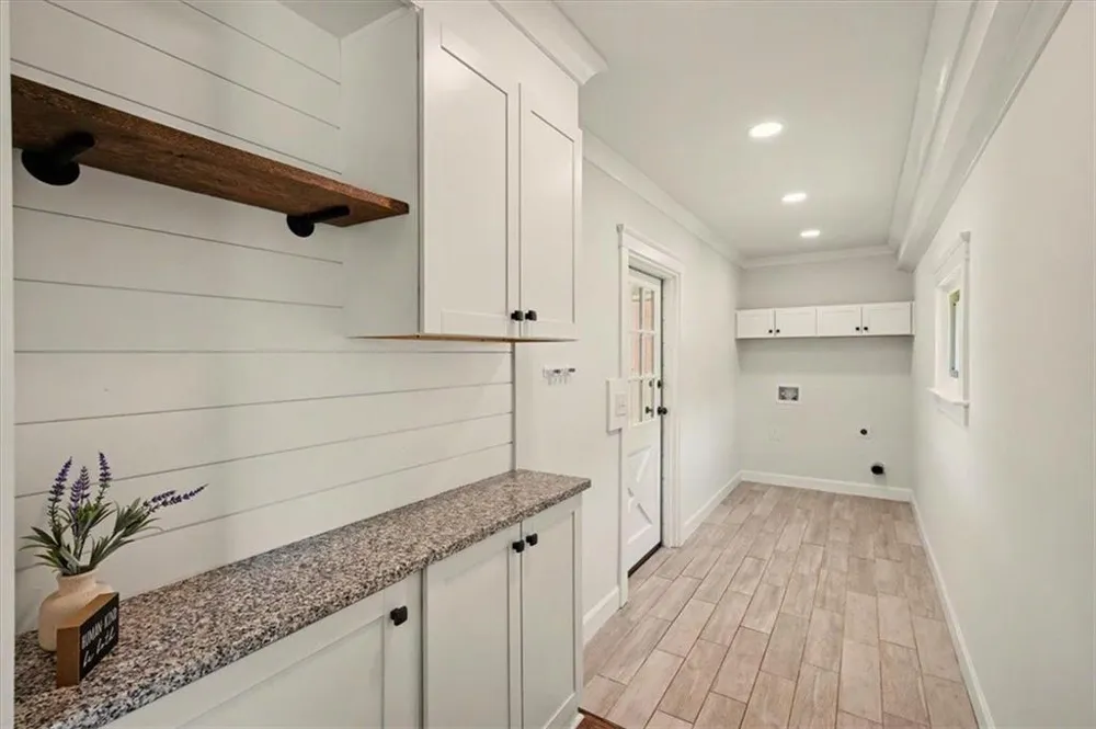 17 Crestwood Road Cartersville, GA 30121