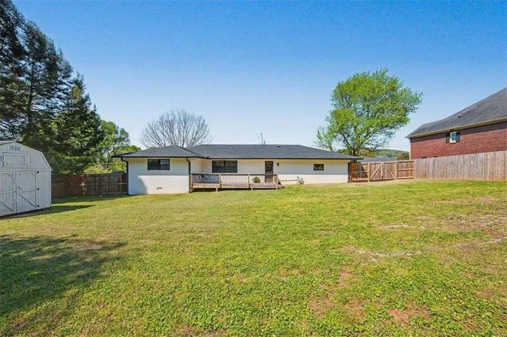 17 Crestwood Road Cartersville, GA 30121