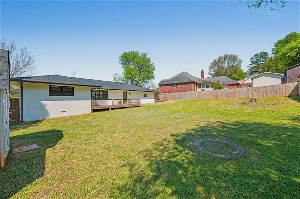 17 Crestwood Road Cartersville, GA 30121