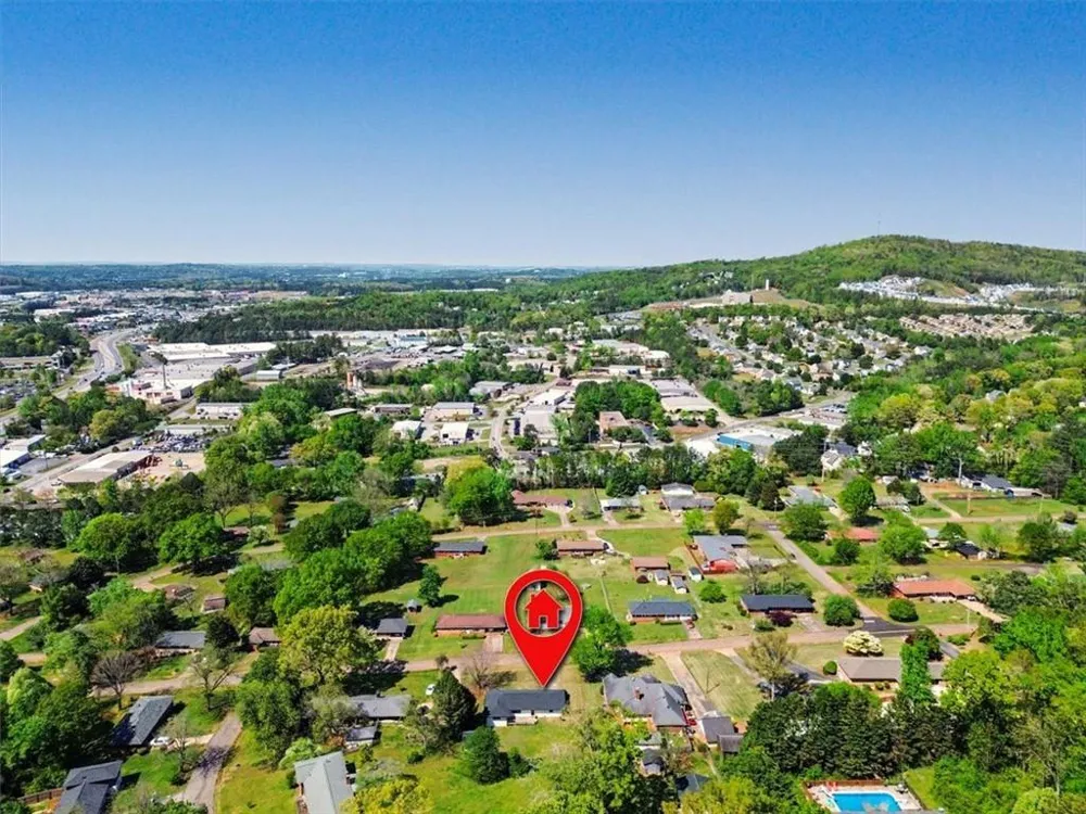 17 Crestwood Road Cartersville, GA 30121