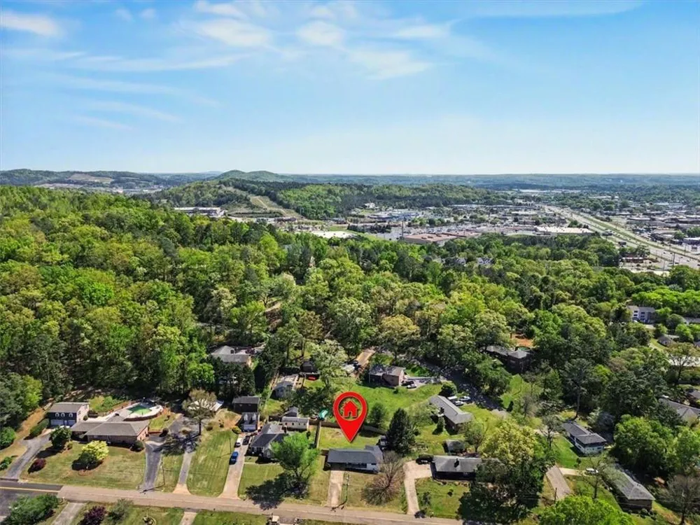 17 Crestwood Road Cartersville, GA 30121