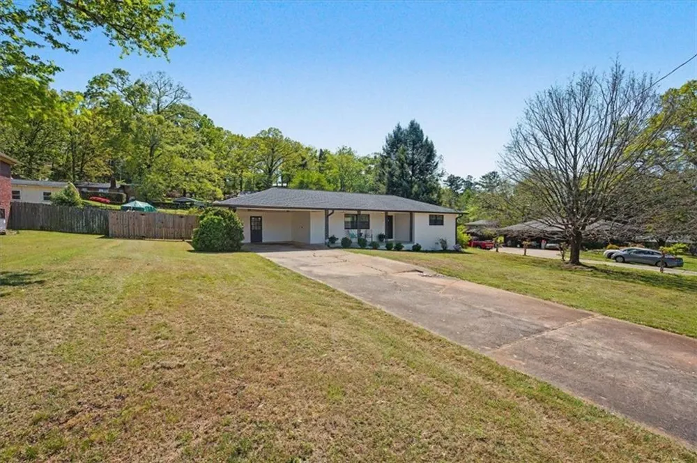 17 Crestwood Road Cartersville, GA 30121