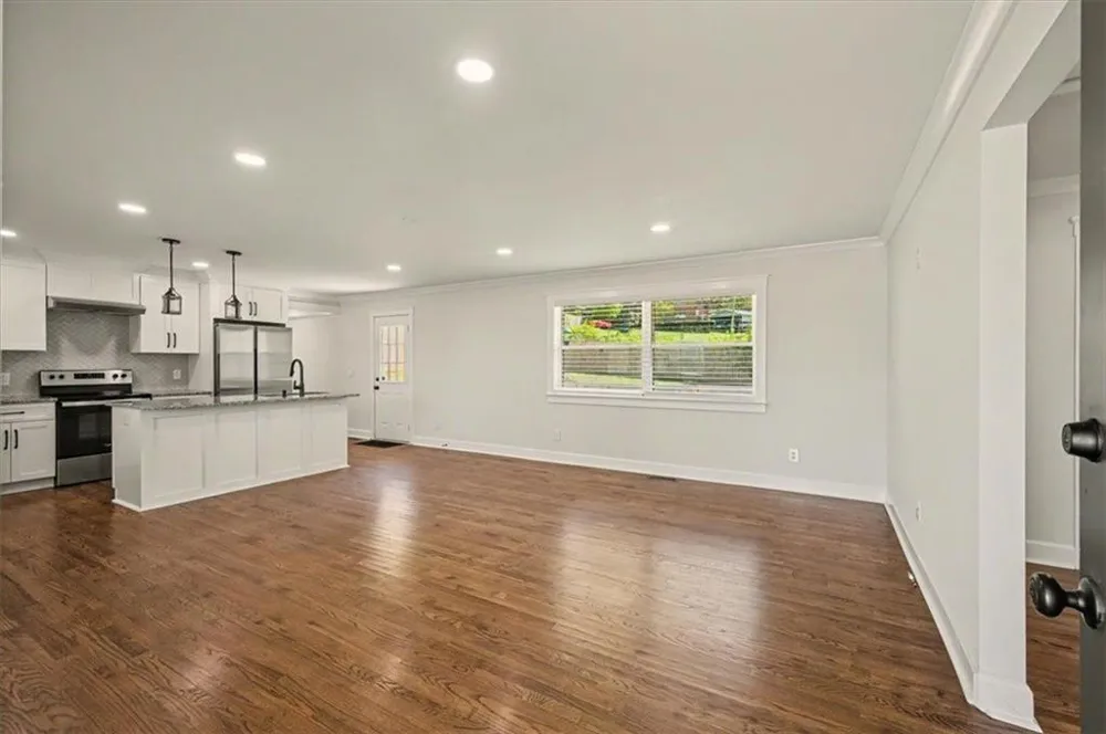 17 Crestwood Road Cartersville, GA 30121
