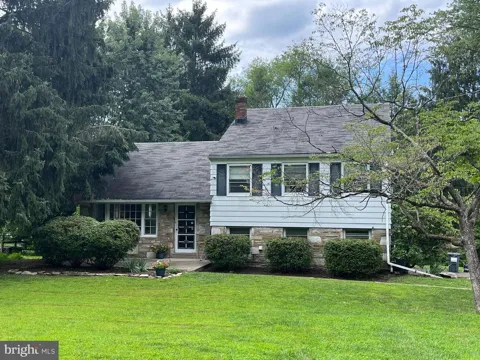 3436 HEATHER ROAD