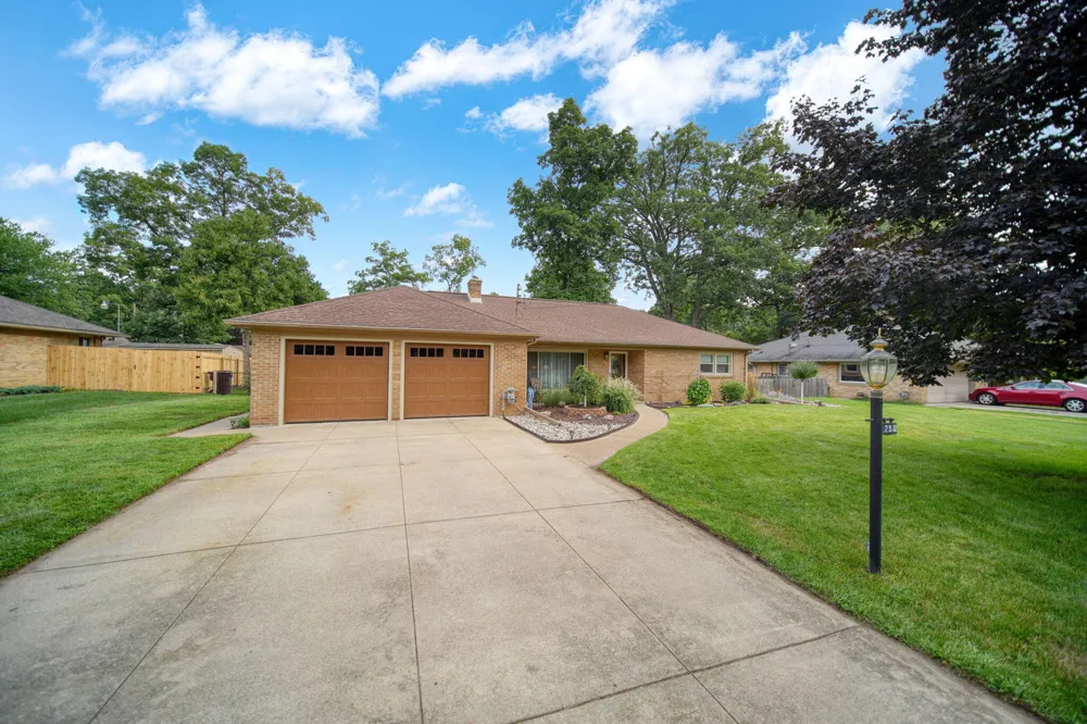 1730 Shoemaker Drive Jackson, MI 49203