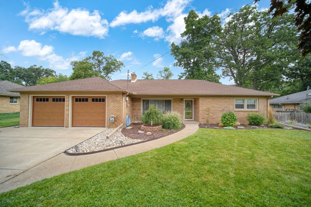 1730 Shoemaker Drive Jackson, MI 49203