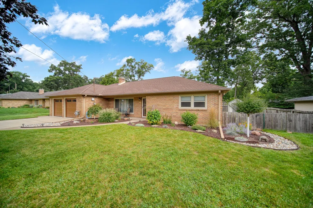 1730 Shoemaker Drive Jackson, MI 49203
