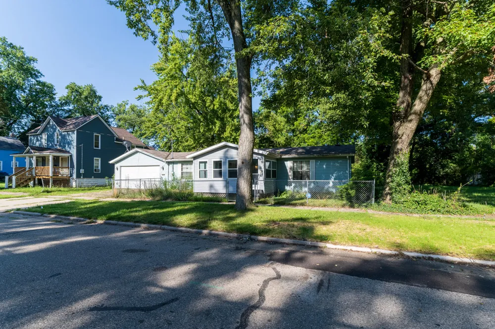 1321 Princeton Avenue Kalamazoo, MI 49007