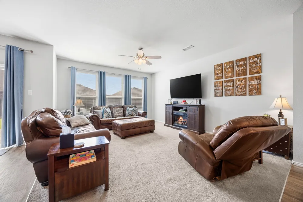 1017 Waverly Drive Van Alstyne, TX 75495