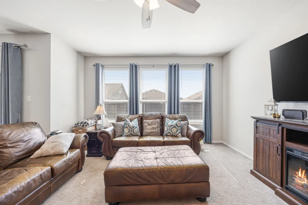 1017 Waverly Drive Van Alstyne, TX 75495