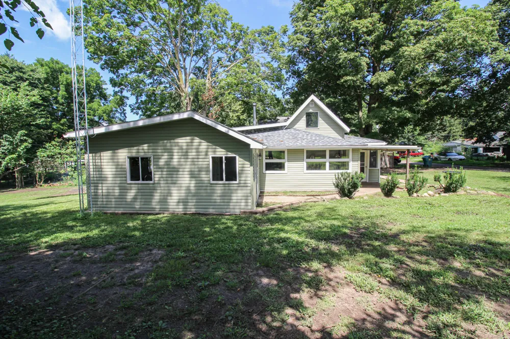 58552 Prairie Street Cassopolis, MI 49031