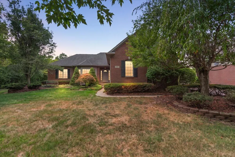 1011 Ashton Woods Drive Canton, MI 48187