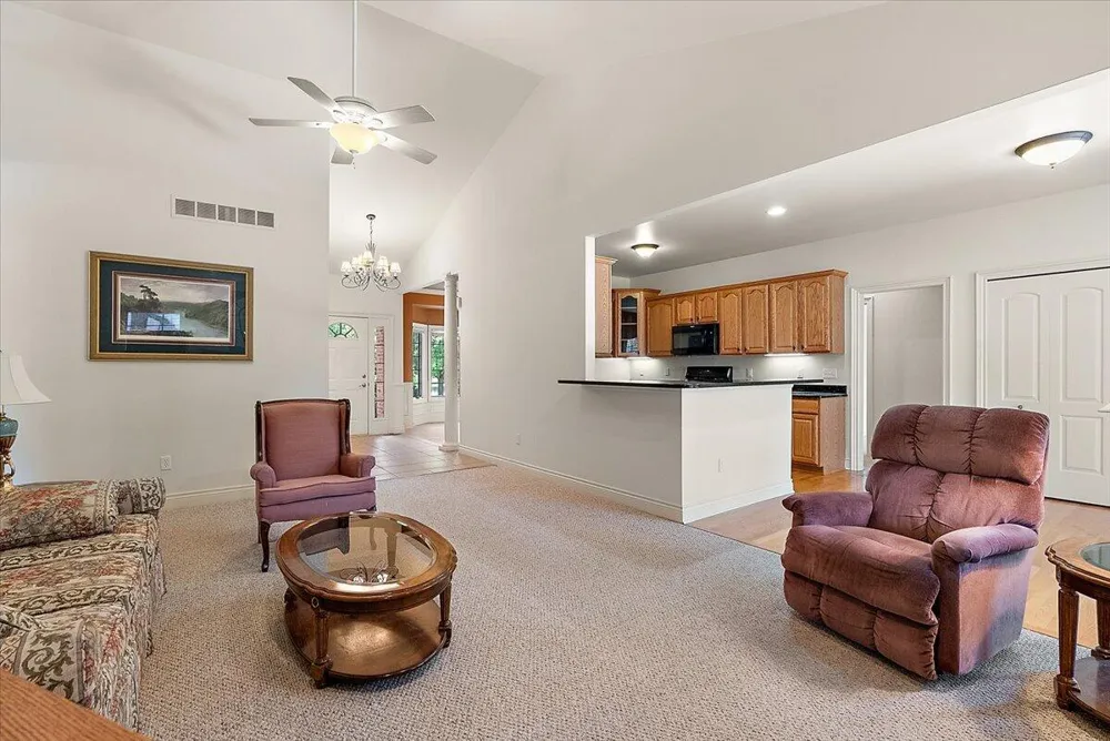 1011 Ashton Woods Drive Canton, MI 48187