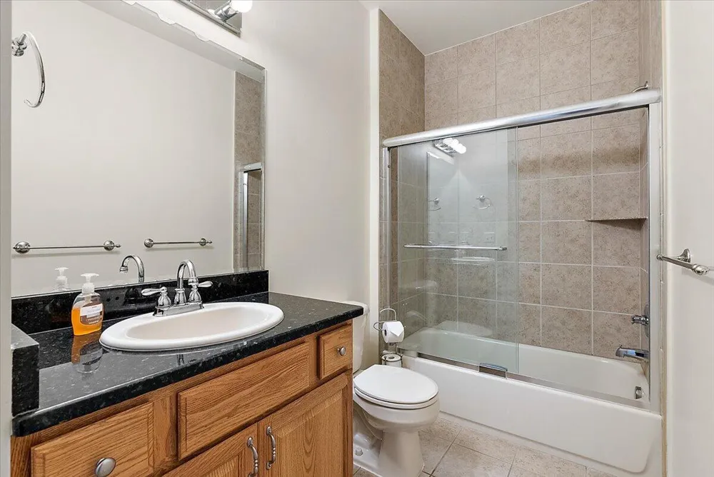 1011 Ashton Woods Drive Canton, MI 48187