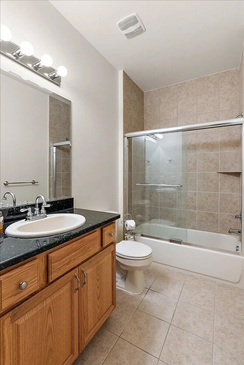 1011 Ashton Woods Drive Canton, MI 48187