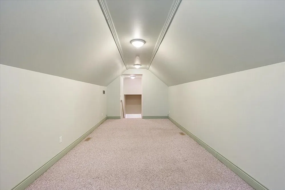 1011 Ashton Woods Drive Canton, MI 48187