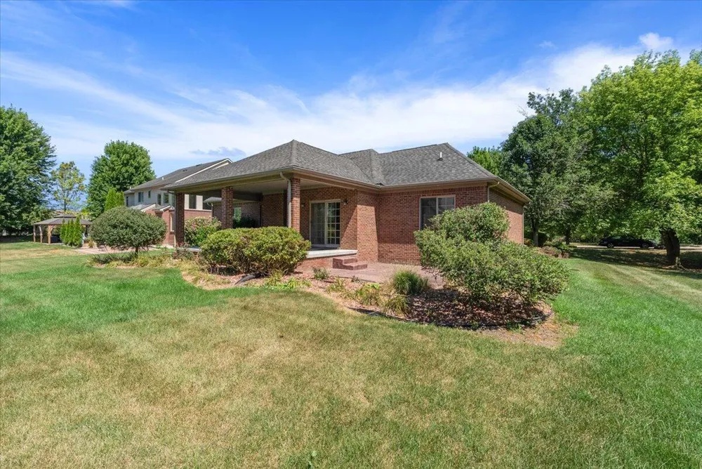 1011 Ashton Woods Drive Canton, MI 48187