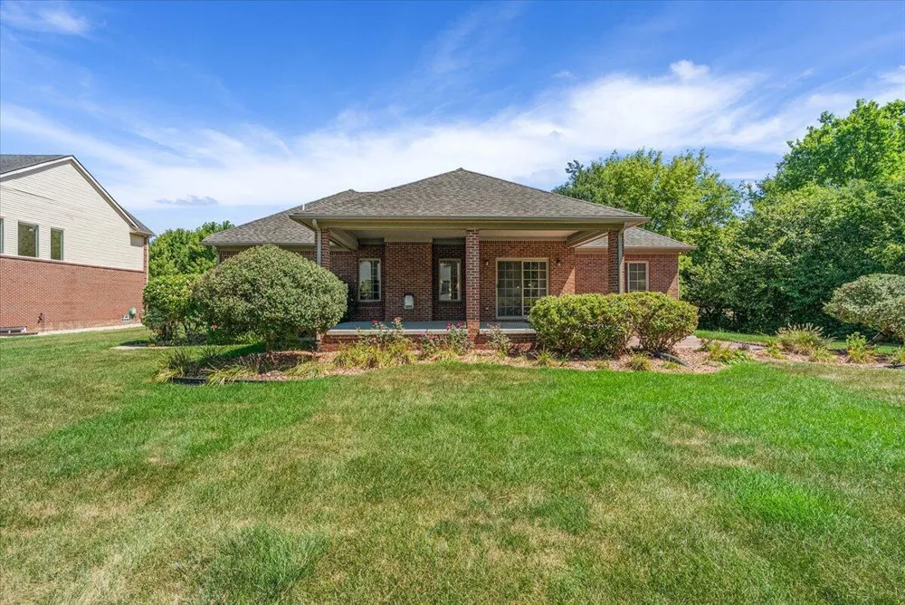 1011 Ashton Woods Drive Canton, MI 48187