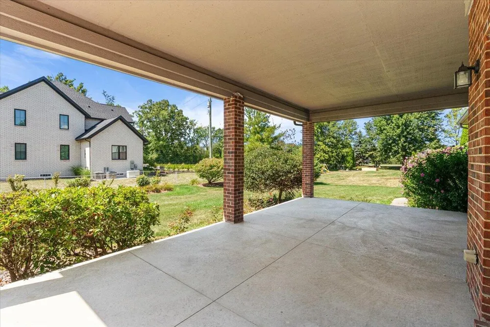 1011 Ashton Woods Drive Canton, MI 48187